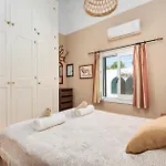 Rocas Villa