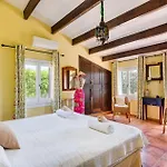 Villa Rocas